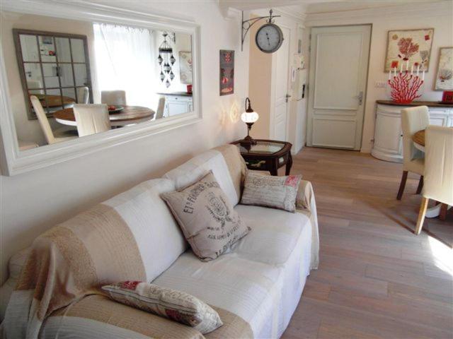 Charming Corner Abode With Castle Views Apartment Nice Exterior photo